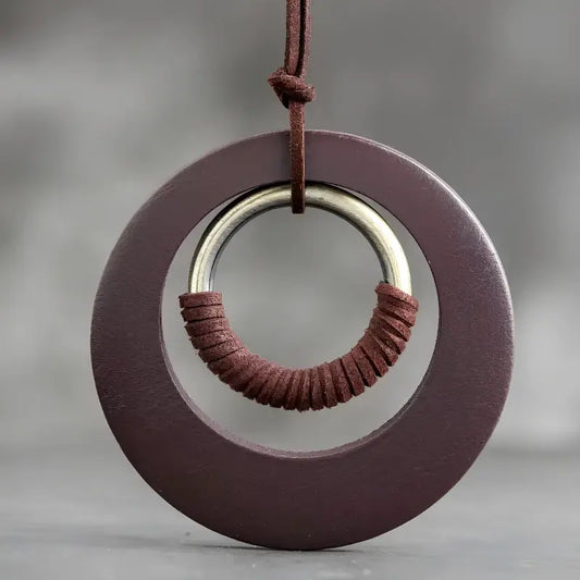 Colar Satori – Metal, Madeira e Couro Vegano