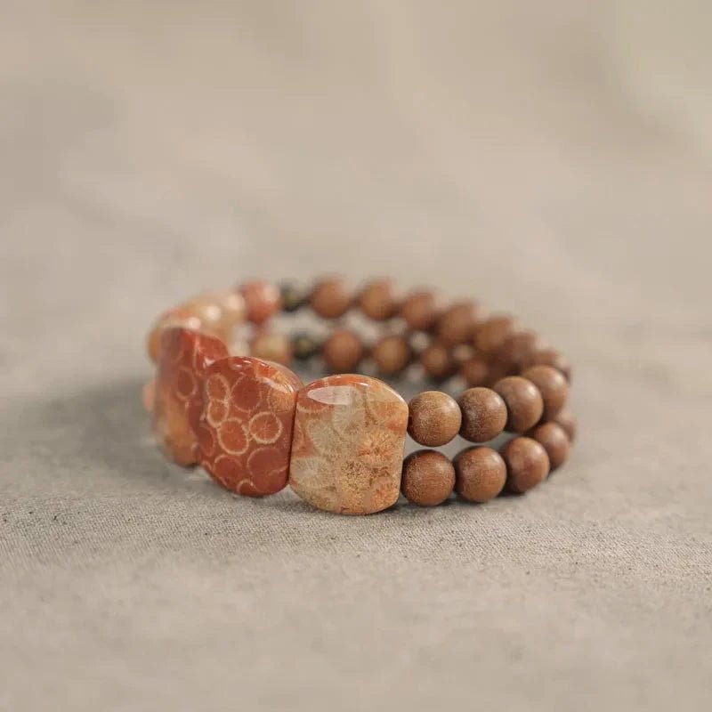 Bracelete Duplo em Coral Natural e Madeira Sândalo - Linha Nepal