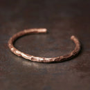 Bracelete Slim em Cobre Martelado à Mão - Linha Nepal