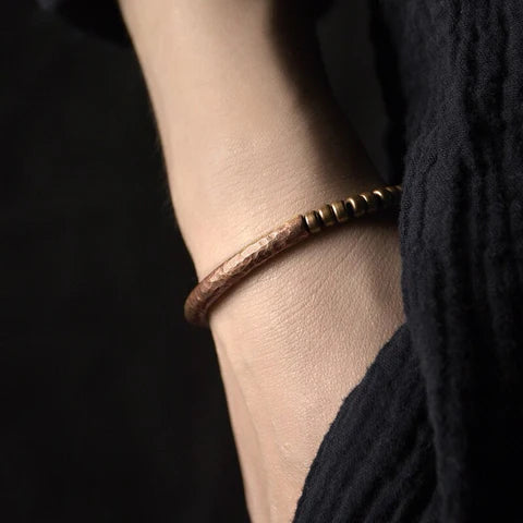 Bracelete em Cobre Martelado à Mão com Contas - Linha Nepal