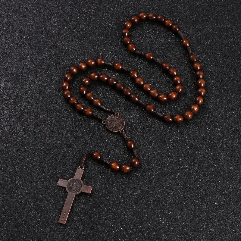 Terço em Madeira com Medalha de São Bento e Crucifixo