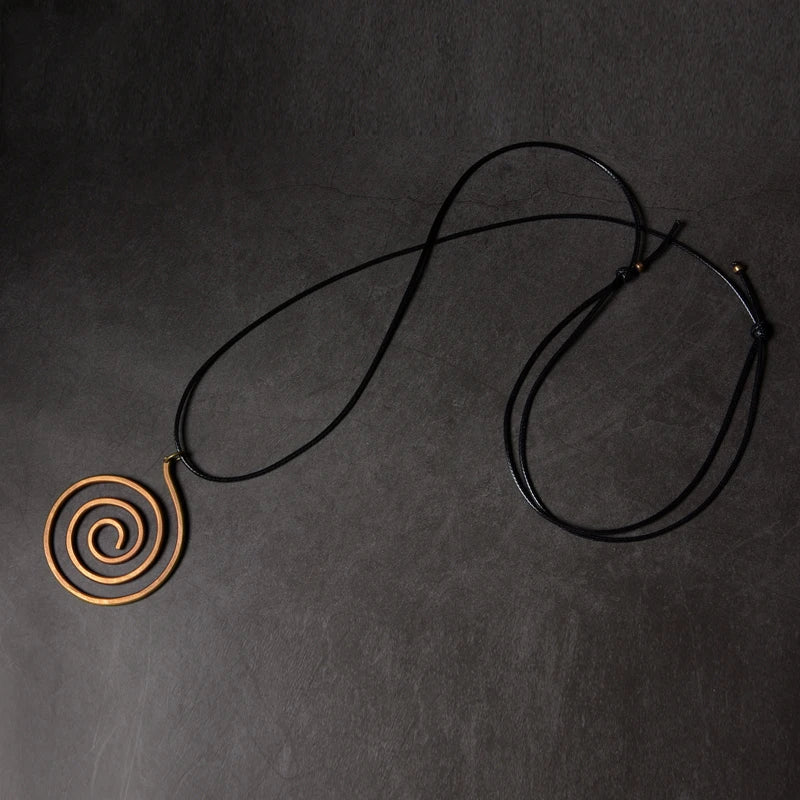 Sarpila - Colar Espiral em Cobre - Linha Nepal