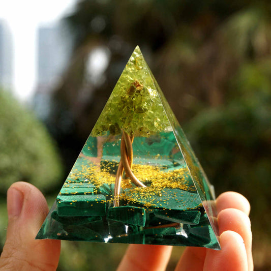 Pirâmide Orgonite em Malaquita e Peridoto Natural - Árvore da Vida ✨