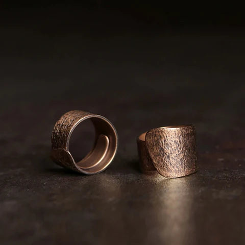 Dupla de Bracelete Ox Martelado e Anel Folha Martelado em Cobre - Linha Nepal