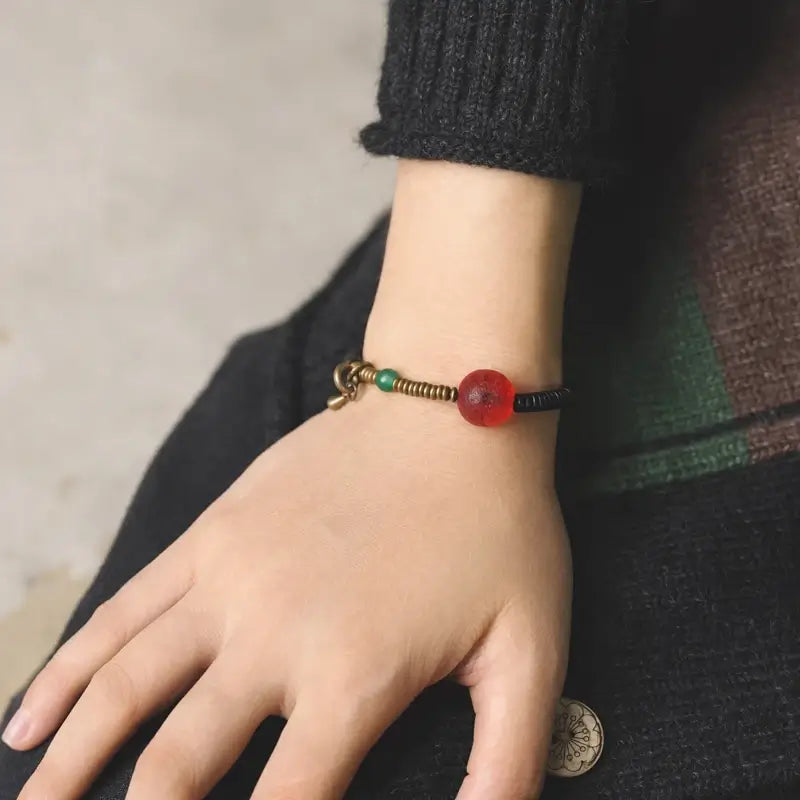 Bracelete em Madeira Ébano, Ágata e Pingente em Cobre - Linha Nepal