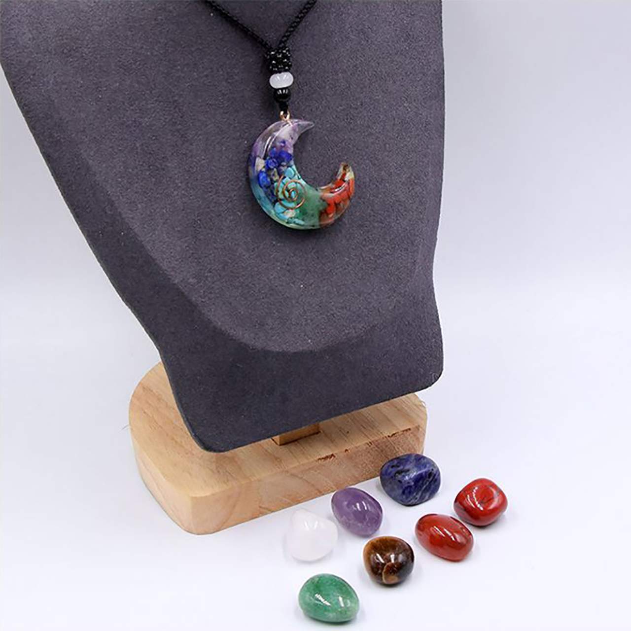 Caixa Lua Crescente - Colar Orgonite e Pedras 7 Chakras