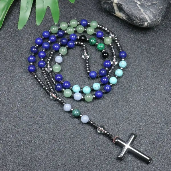 Terço em Pedras Naturais Lapis Lazuli, Turquesa e Ônix com Cruz em Hematita Rosário