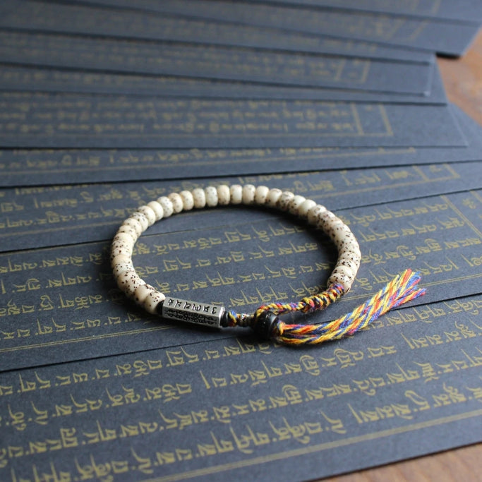 Bracelete em Sementes Bodhi e Prata Tibetana Envelhecida - Sorte 🍀